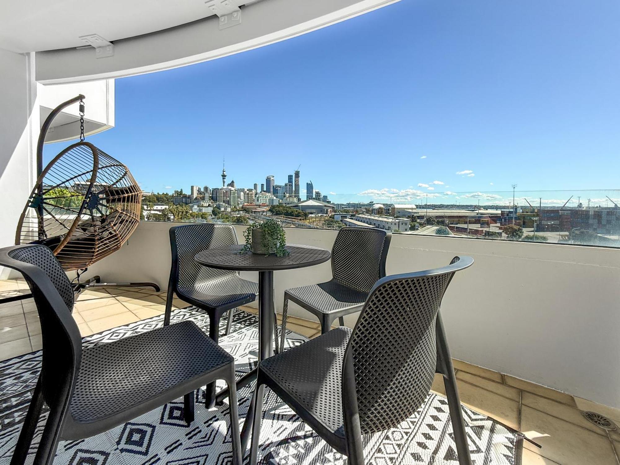 Le Mirage- Stylish, Central Apartment With Pools, Sauna, More Окленд Экстерьер фото