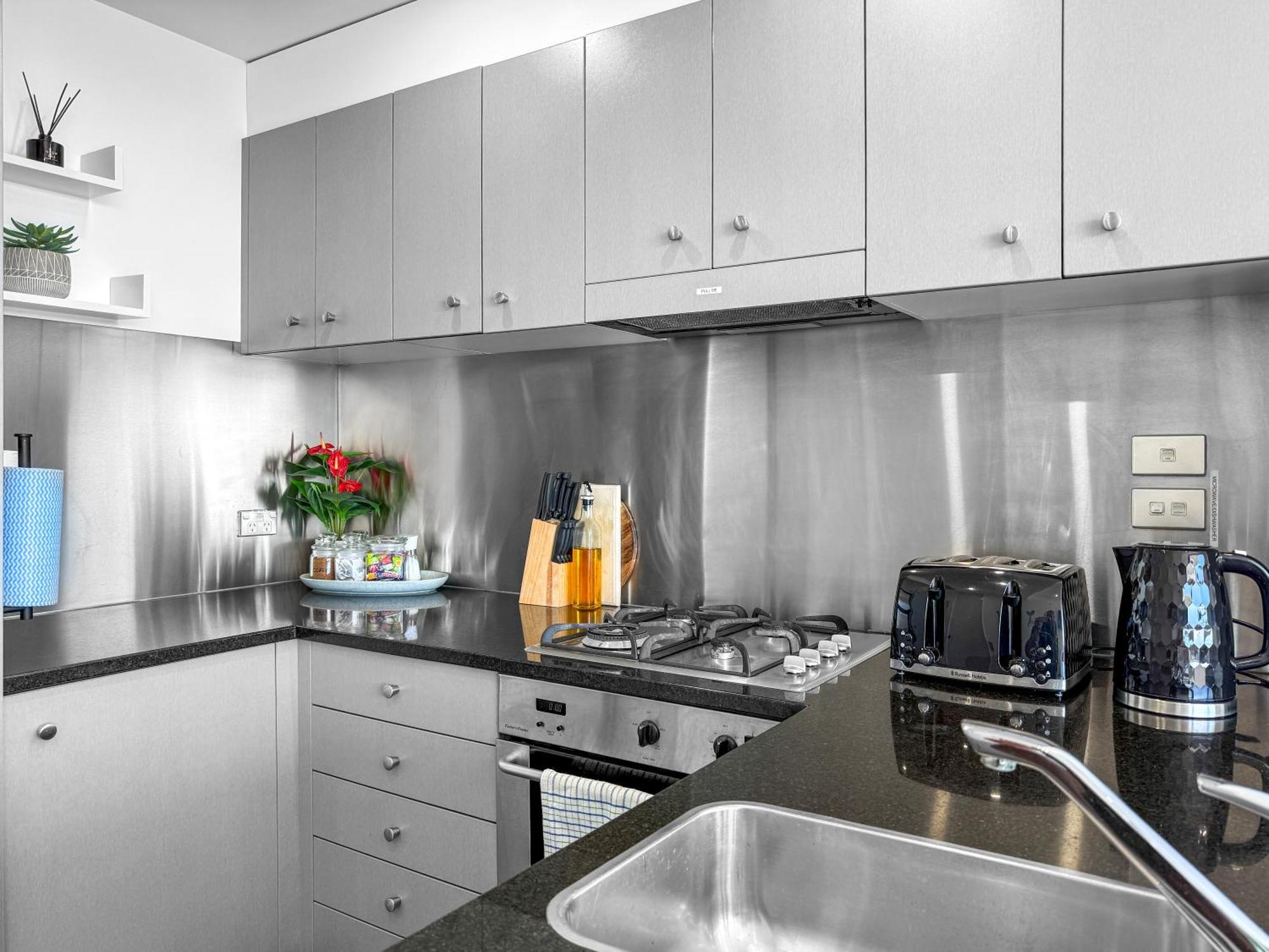 Le Mirage- Stylish, Central Apartment With Pools, Sauna, More Окленд Экстерьер фото